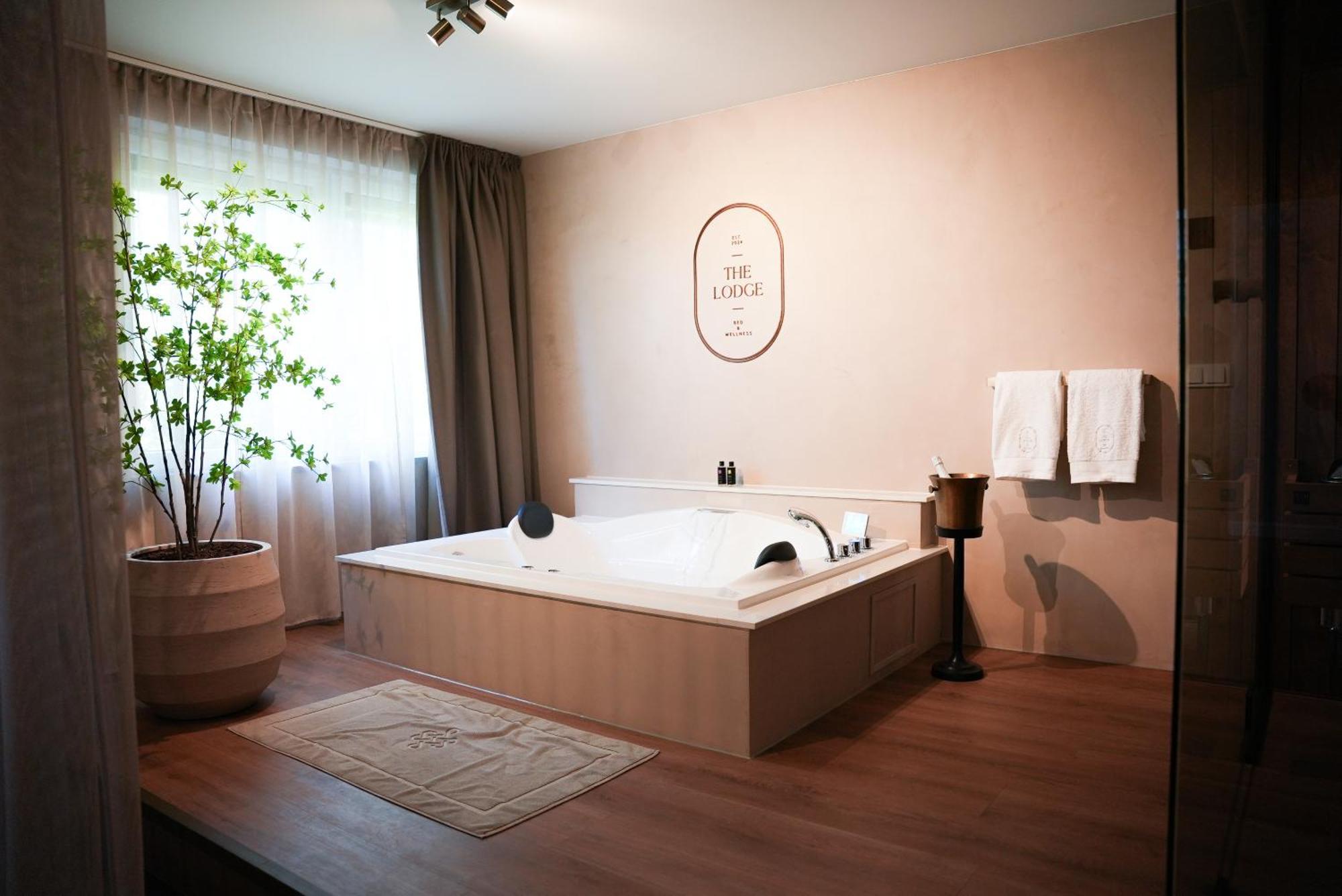 The Lodge Bed & Wellness Oisterwijk Sauna, Jacuzzi, Luxury Moergestel Exterior foto